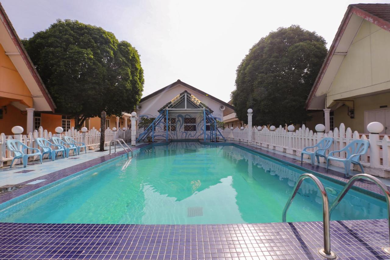 Oyo 8966 Dee Wana Resort 1 Pasir Puteh Bagian luar foto